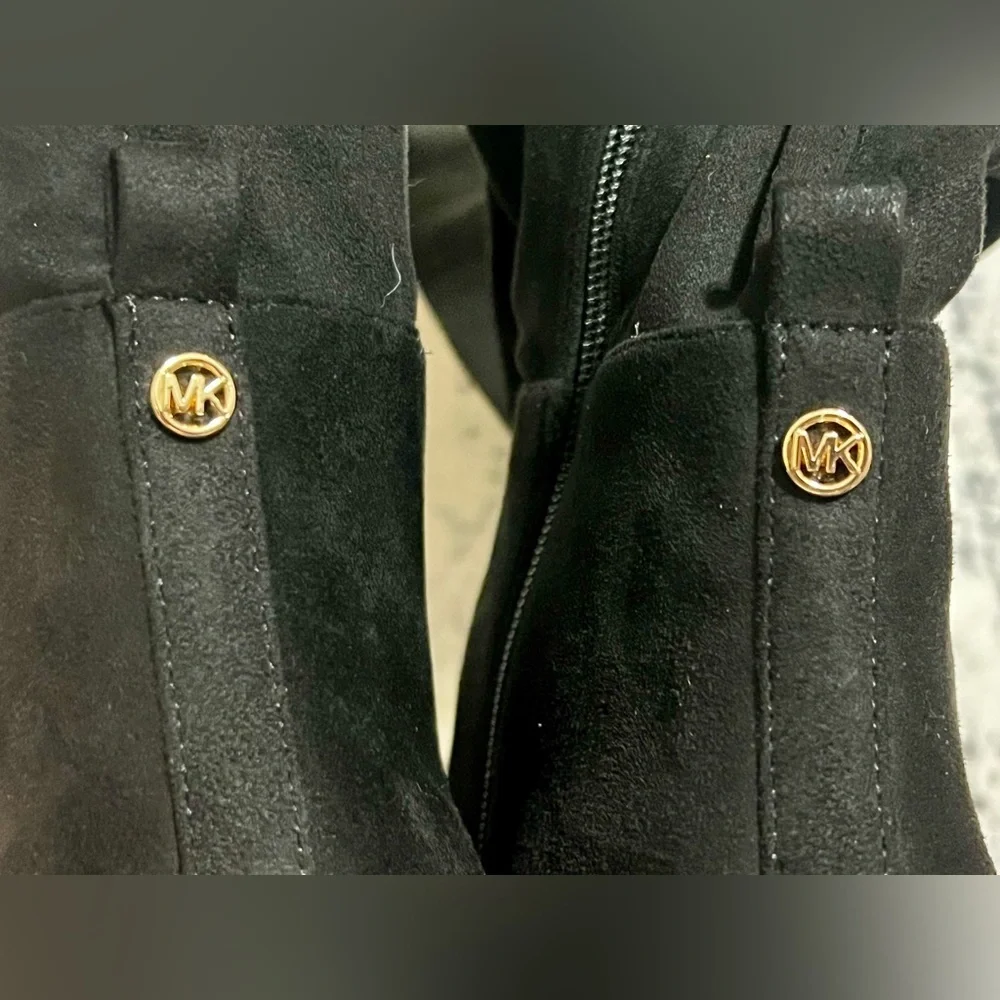 NEW Michael Kors Braden Women's Suede Zip Up Knee high boots - Black Size 9